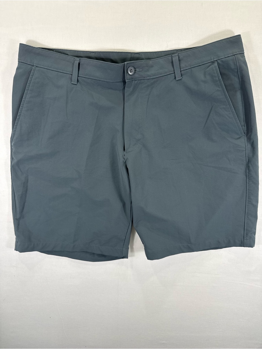 Under Armour Men's Grey Flat Front Performance Shorts